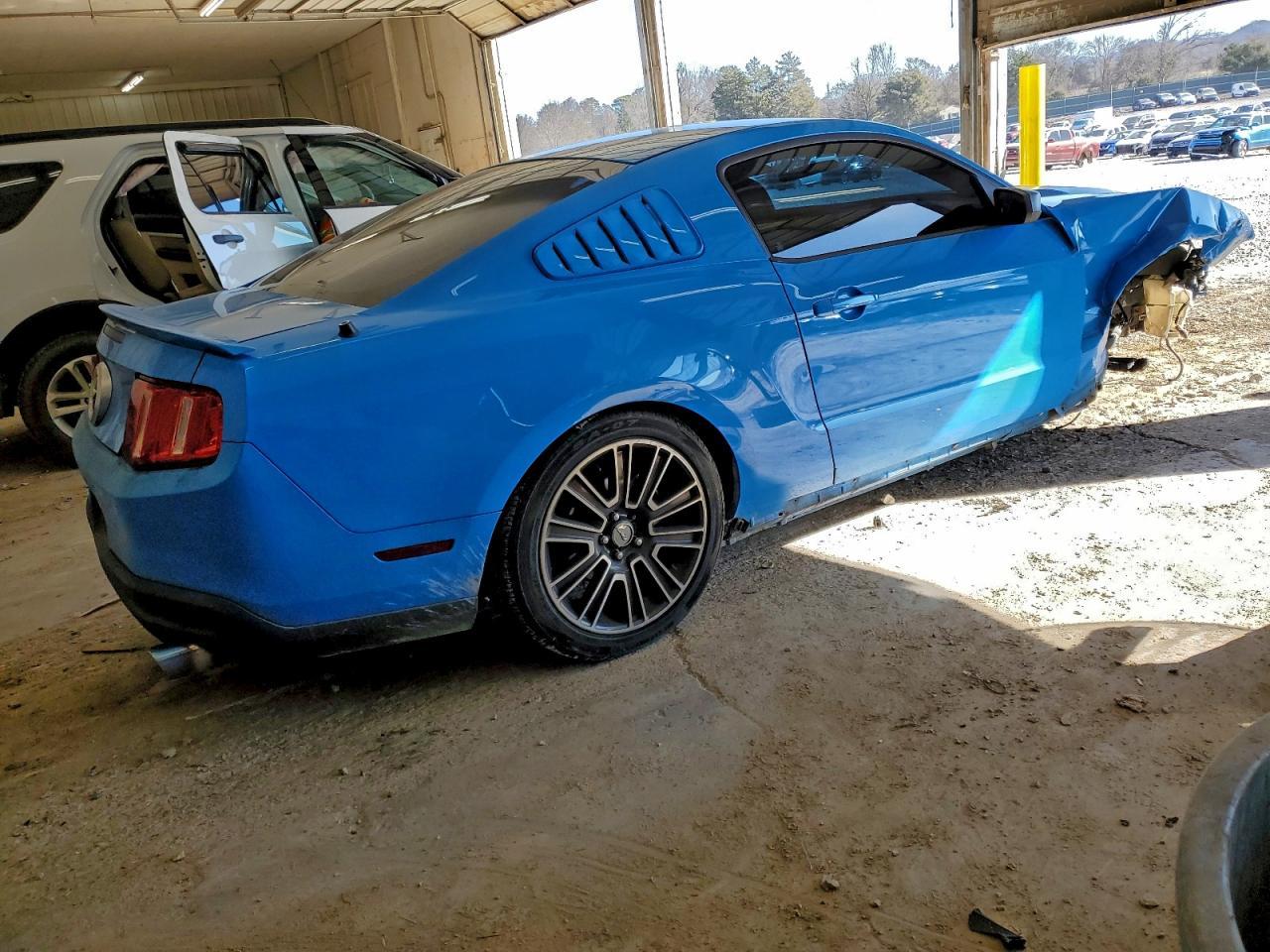 2010 Ford Mustang - Фото 3