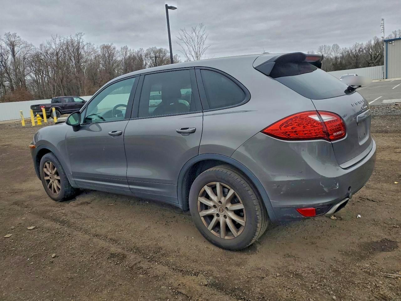 2011 Porsche Cayenne - Image 2