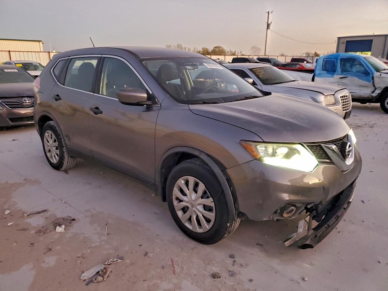 2016 Nissan Rogue S - Image 4