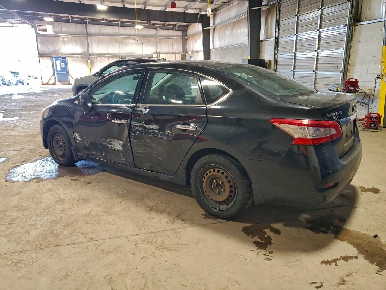 2015 Nissan Sentra S - Фото 2