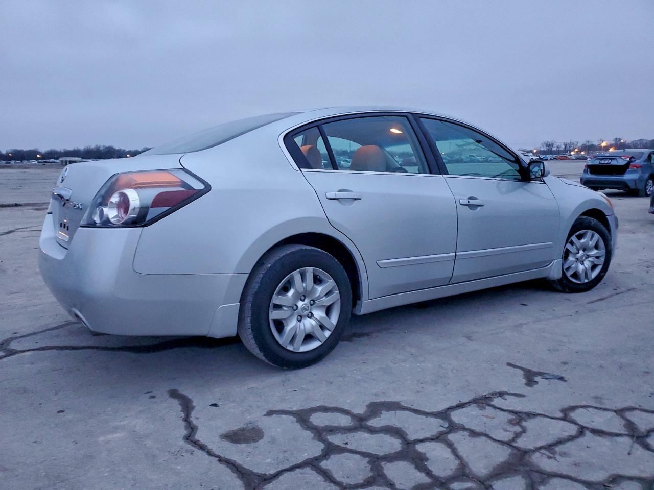 2012 Nissan Altima Base - Фото 3