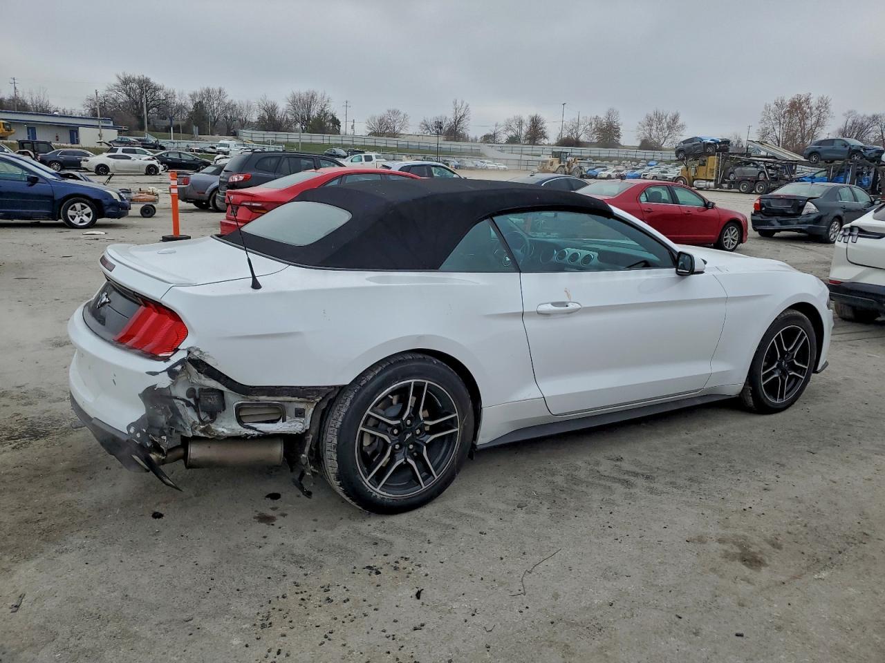 2023 Ford Mustang - Фото 3
