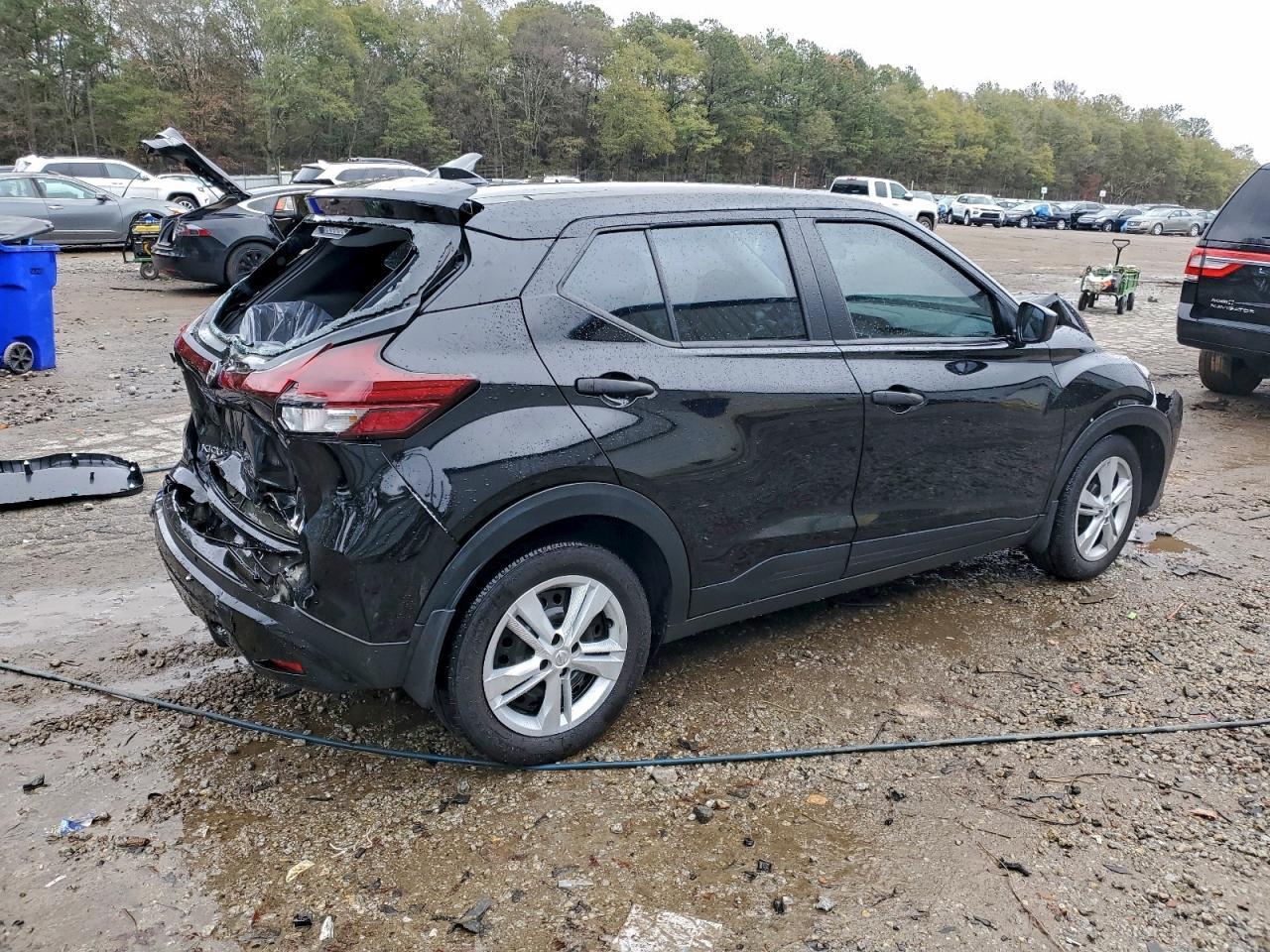 2024 Nissan Kicks S - Image 3