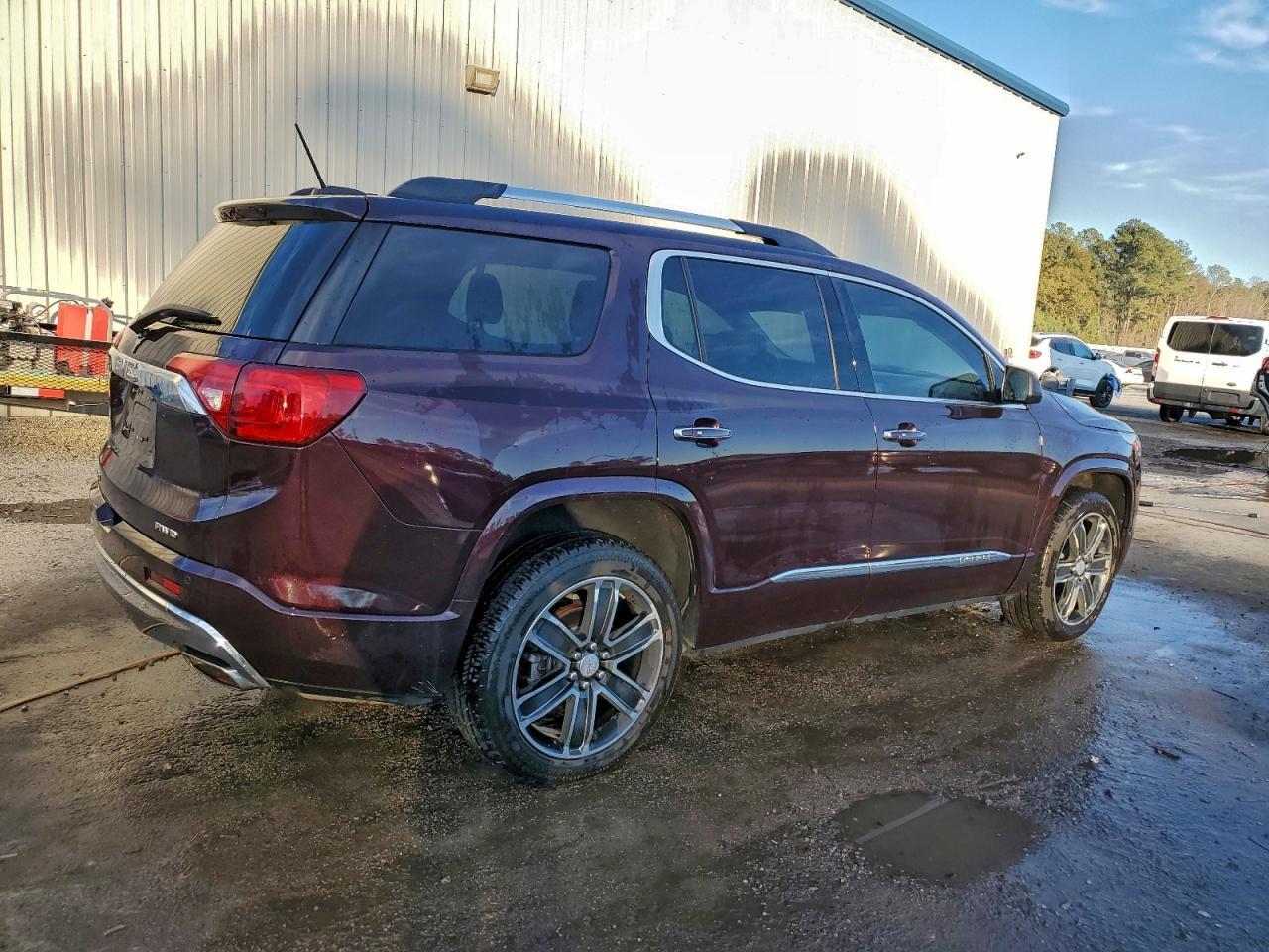 2017 GMC Acadia Denali - Фото 3