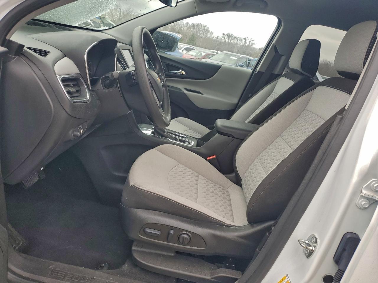 2022 Chevrolet Equinox Ls - Фото 7