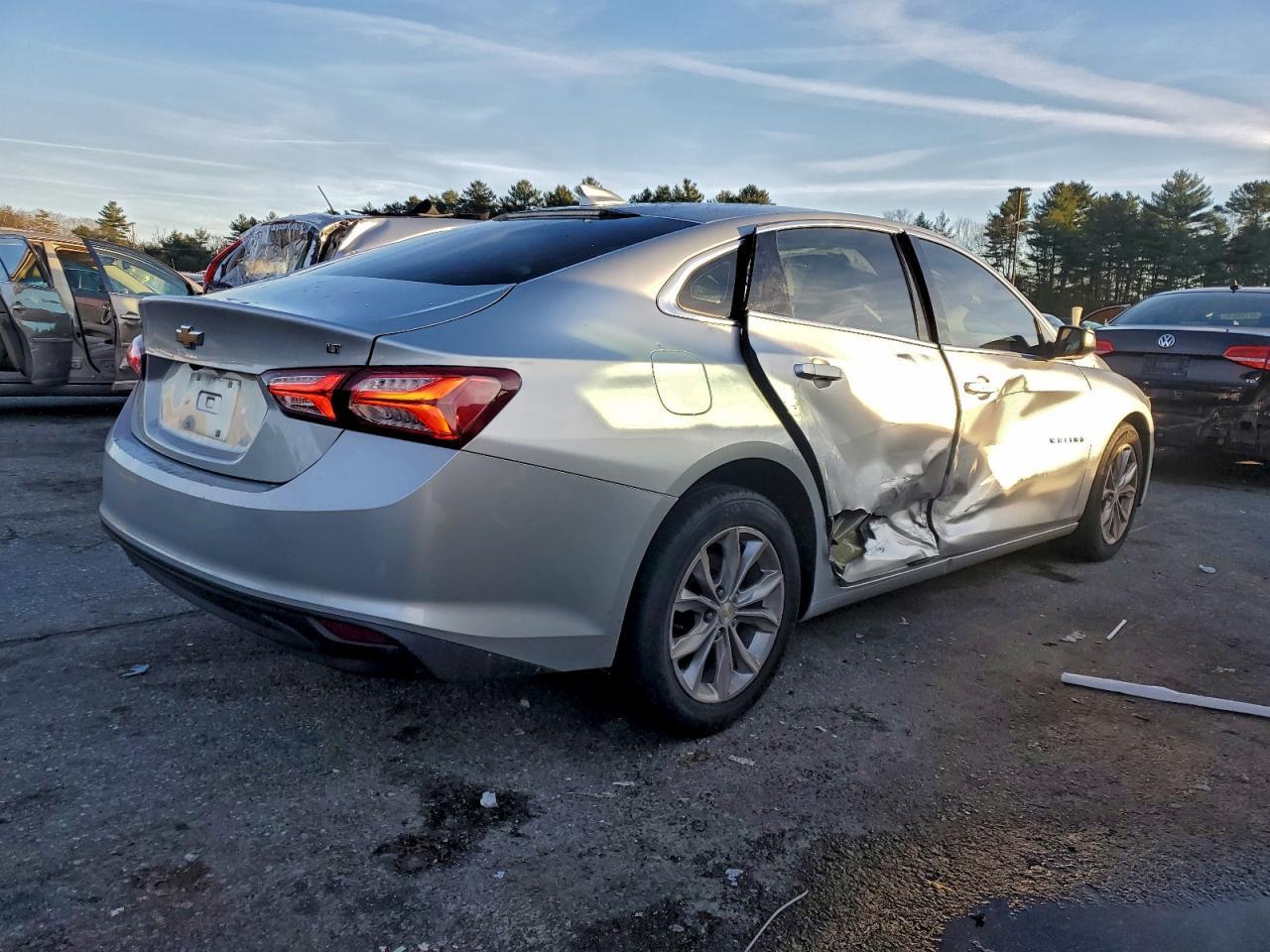 2021 Chevrolet Malibu Lt - Фото 3