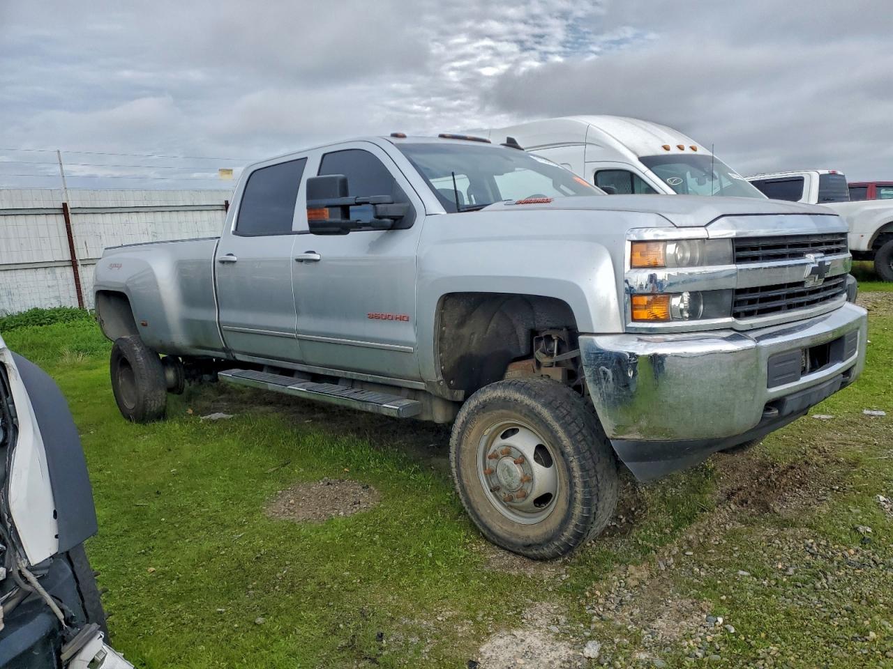 2016 Chevrolet Silverado K3500 Lt - Image 4