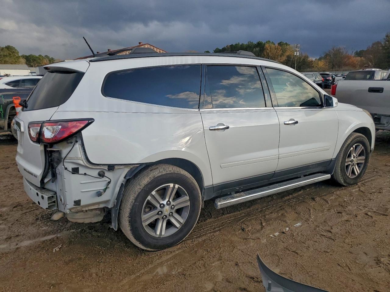 2017 Chevrolet Traverse Lt - Image 3
