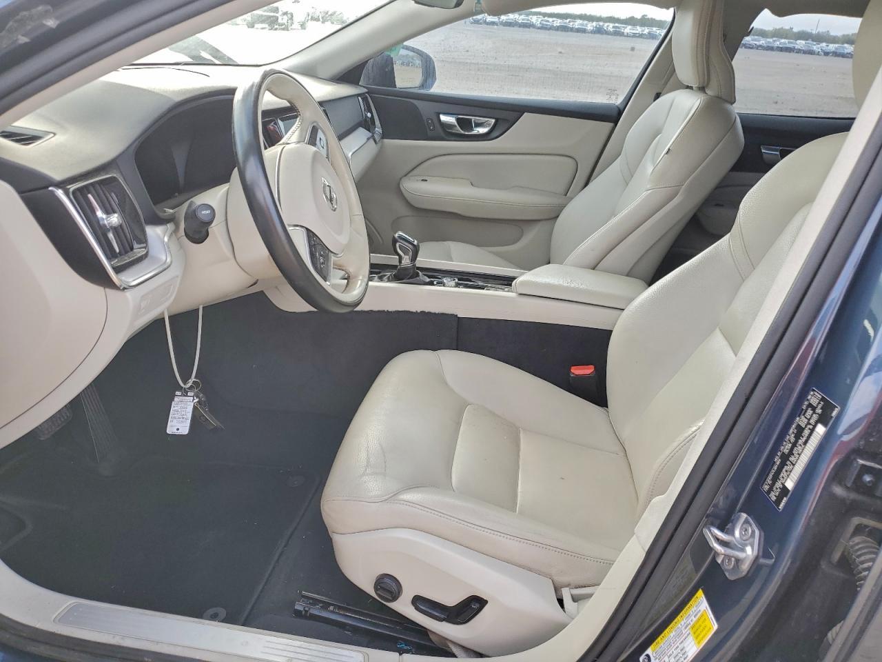 2020 Volvo S60 T5 Momentum - Фото 7