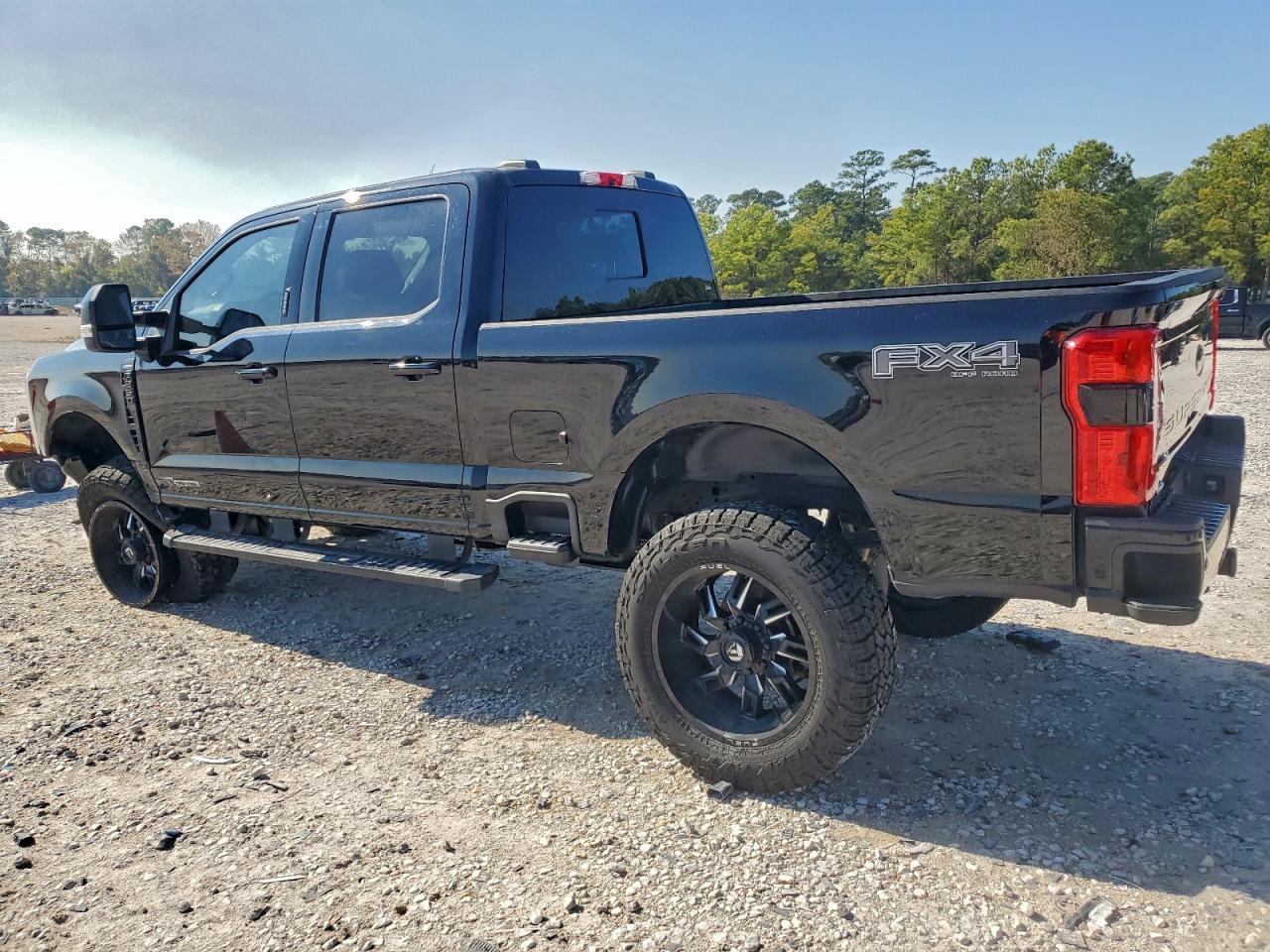 2023 Ford F250 Super Duty - Image 2