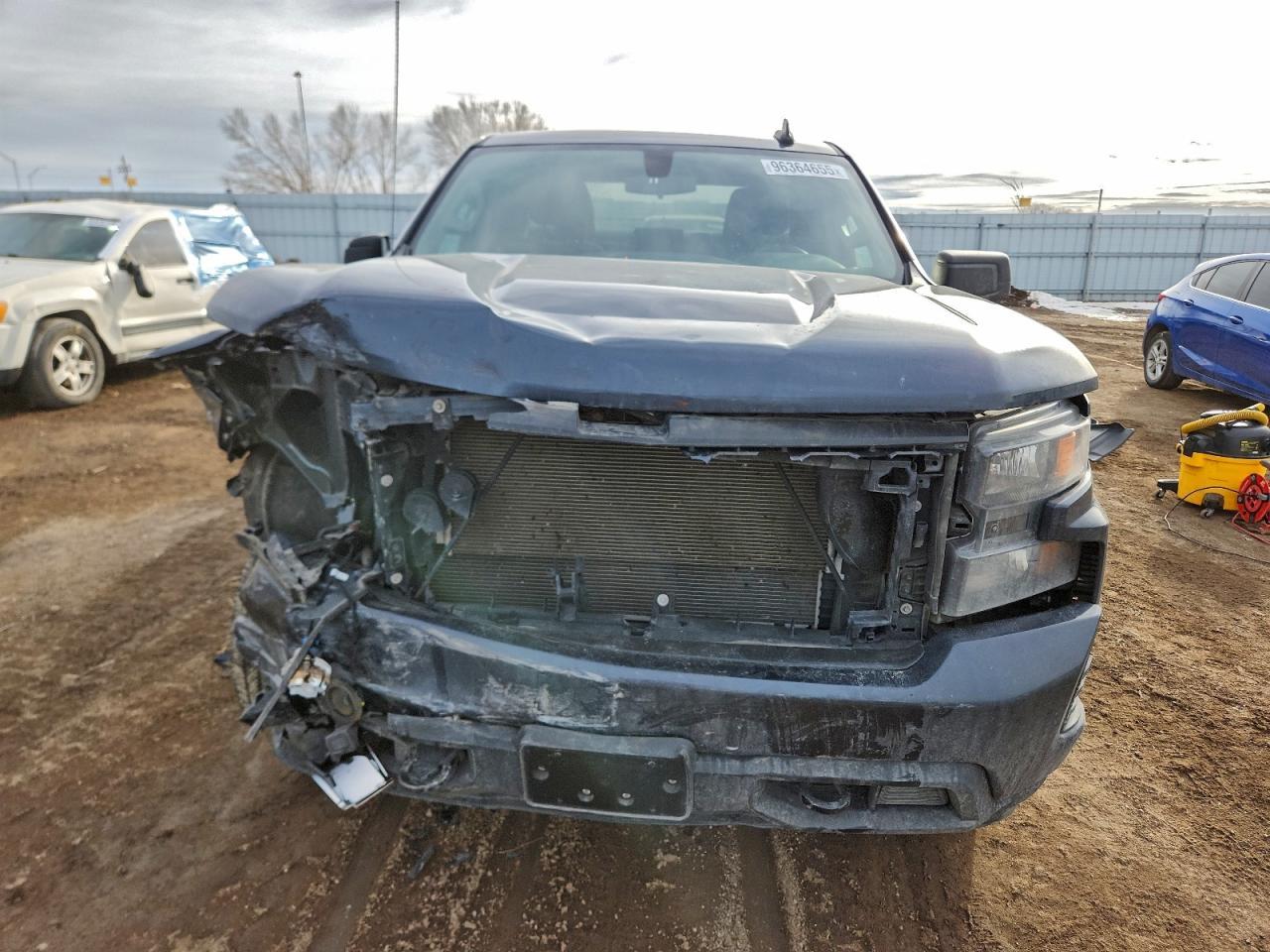 2020 Chevrolet Silverado K1500 Custom - Фото 5