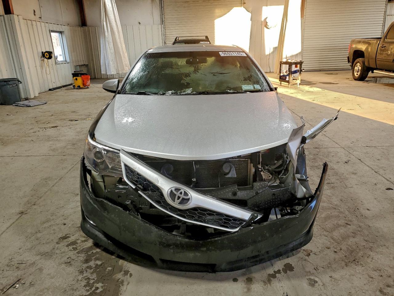 2012 Toyota Camry Se - Image 5