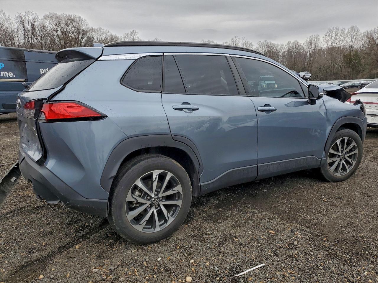 2023 Toyota Corolla Cross Xle - Image 3