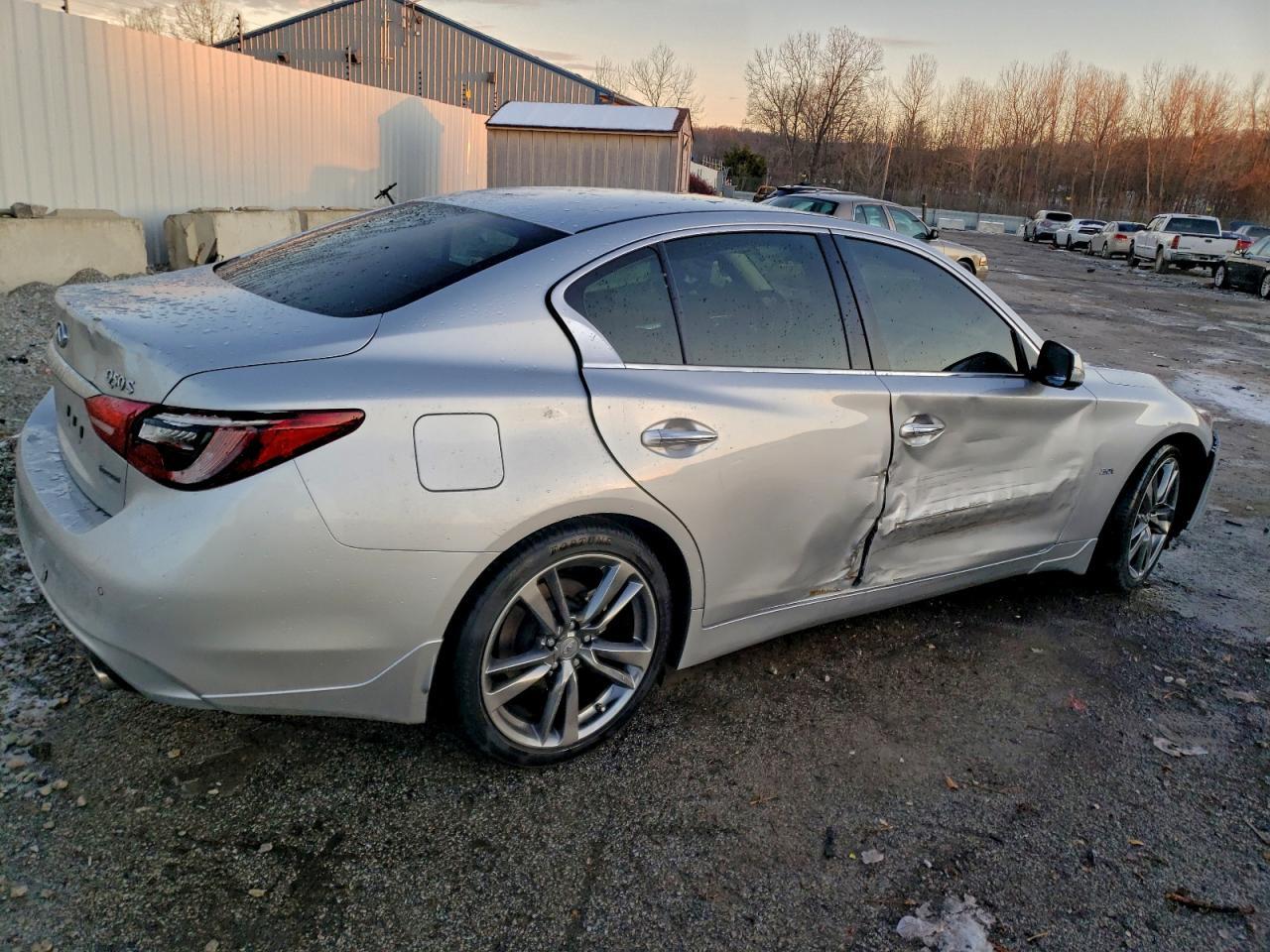 2019 Infiniti Q50 Luxe - Фото 3