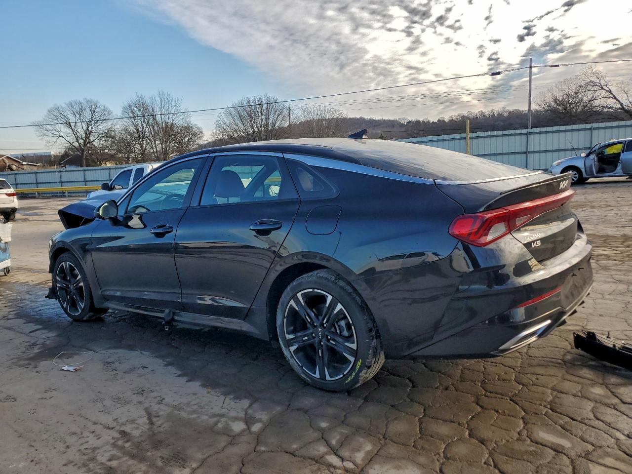 2023 Kia K5 Gt Line - Фото 2