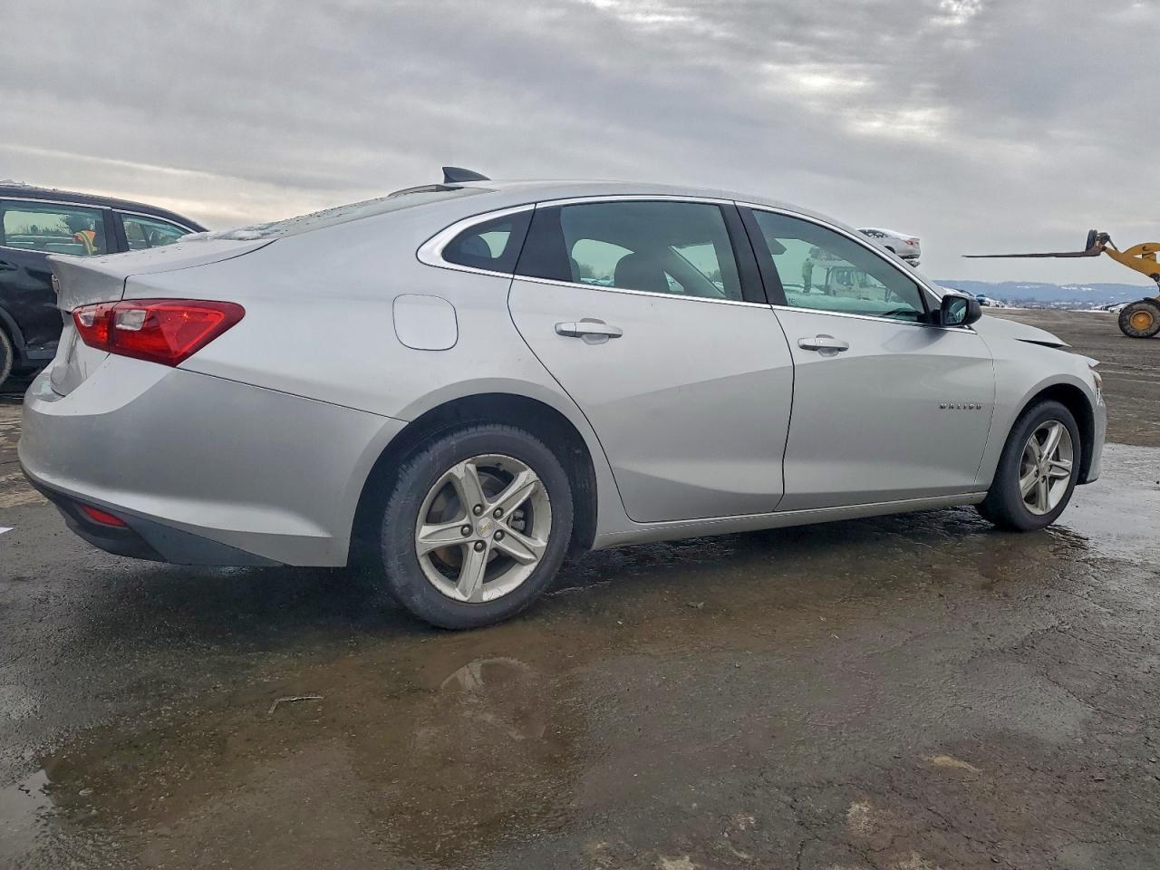 2021 Chevrolet Malibu Ls - Image 3