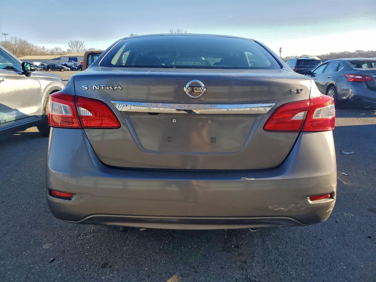 2017 Nissan Sentra S - Фото 6