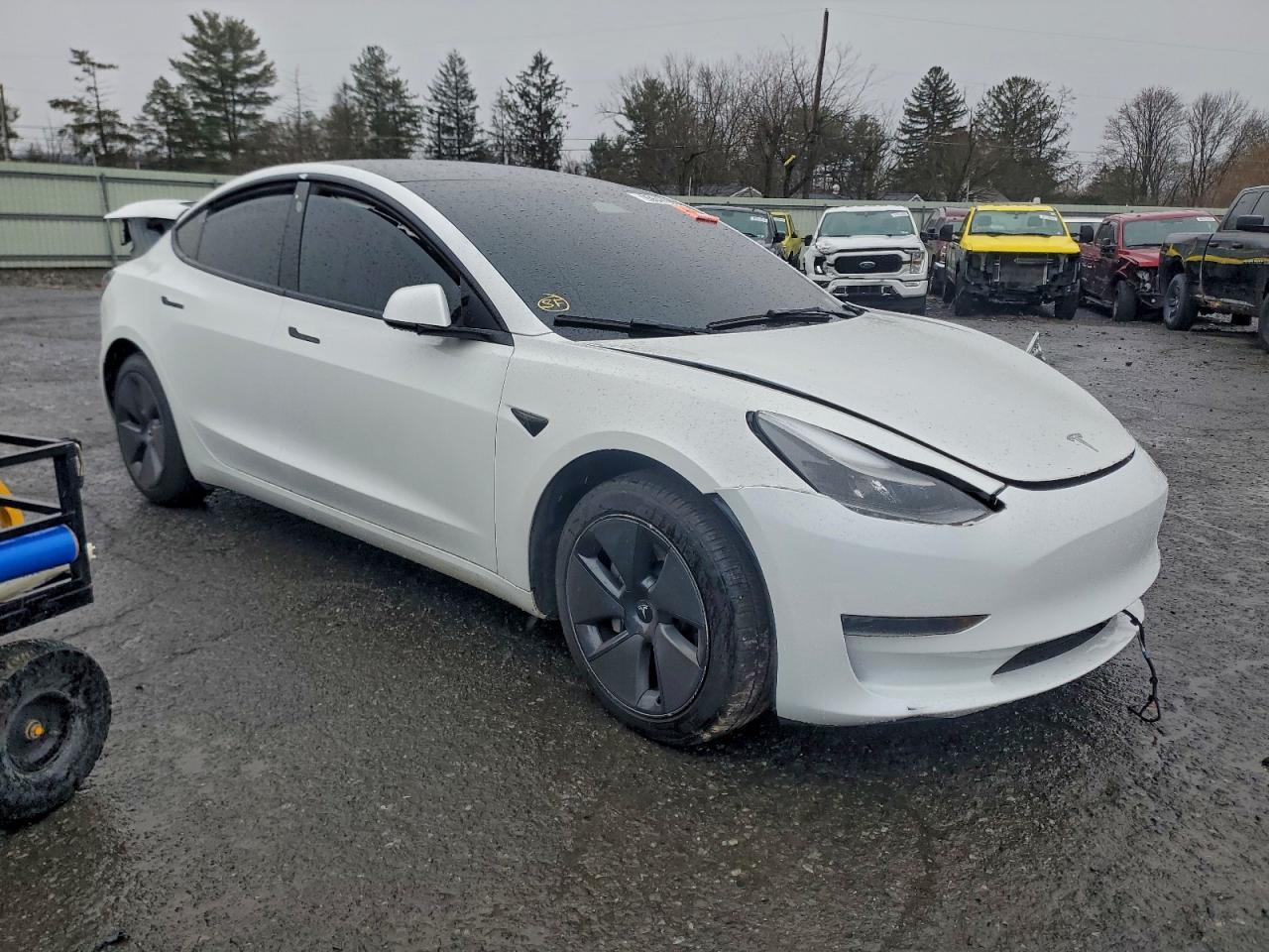2023 Tesla Model 3 - Фото 4