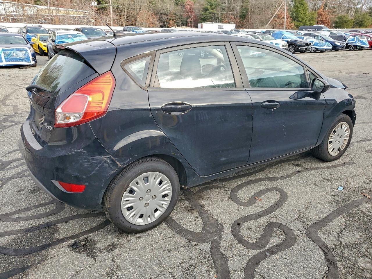 2016 Ford Fiesta S - Фото 3