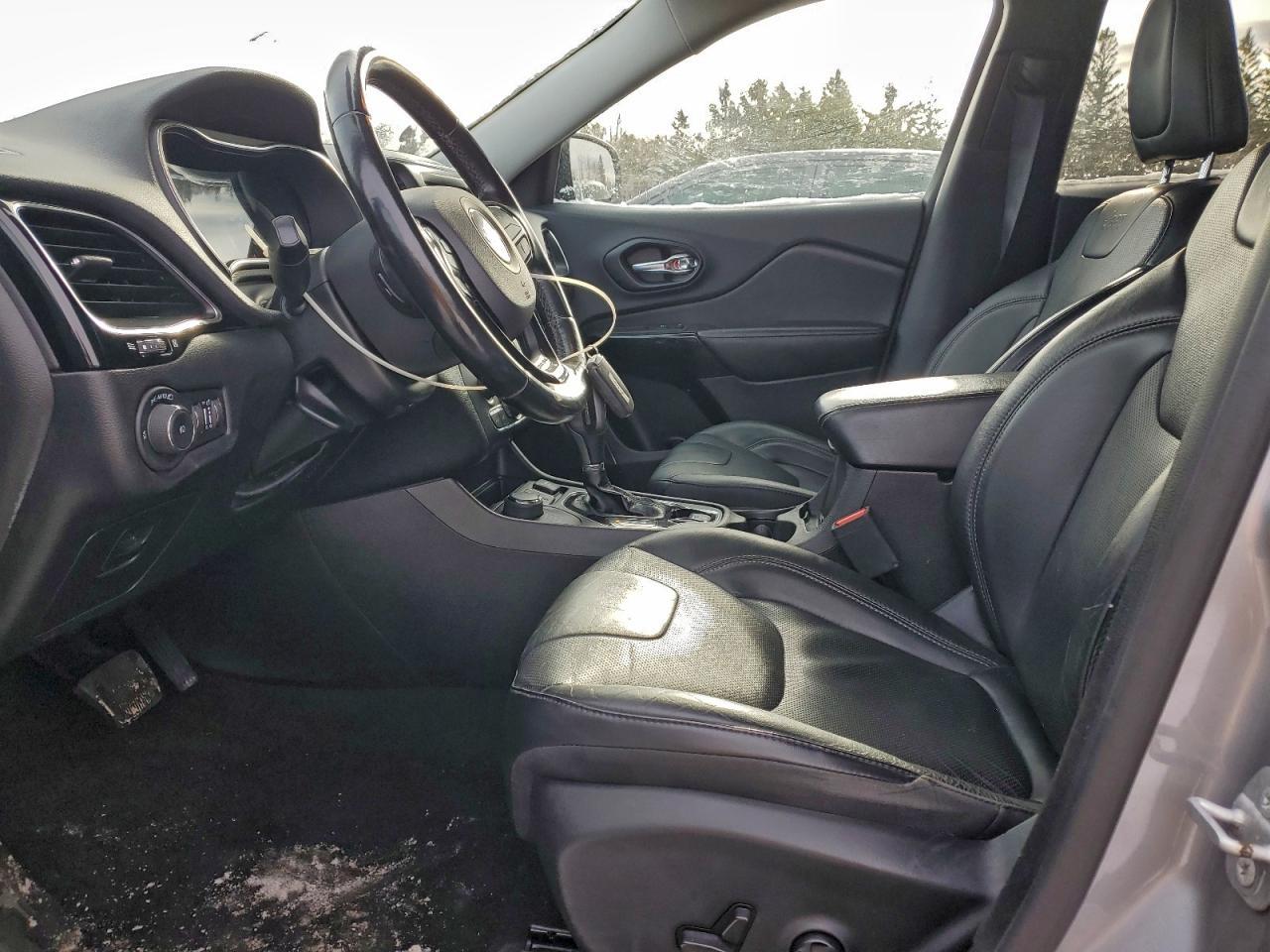 2021 Jeep Cherokee Latitude Lux - Фото 7