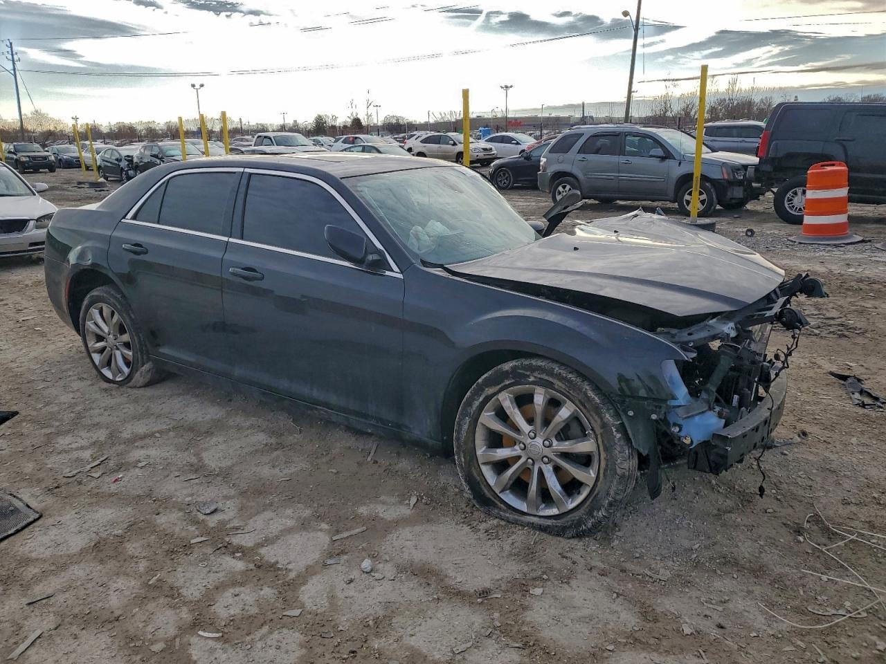 2019 Chrysler 300 Touring - Image 4