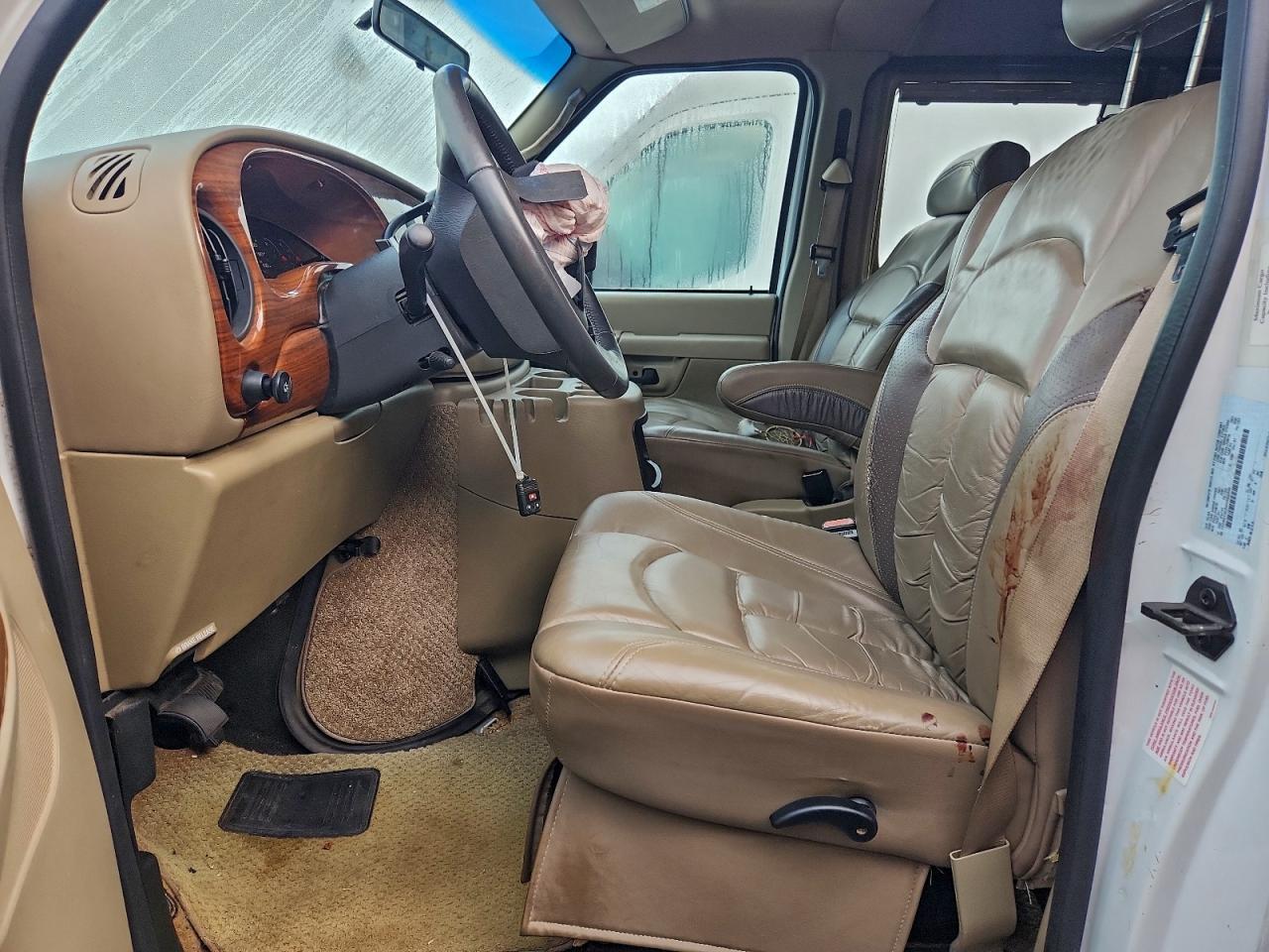 2004 Ford Econoline E150 Van - Фото 7
