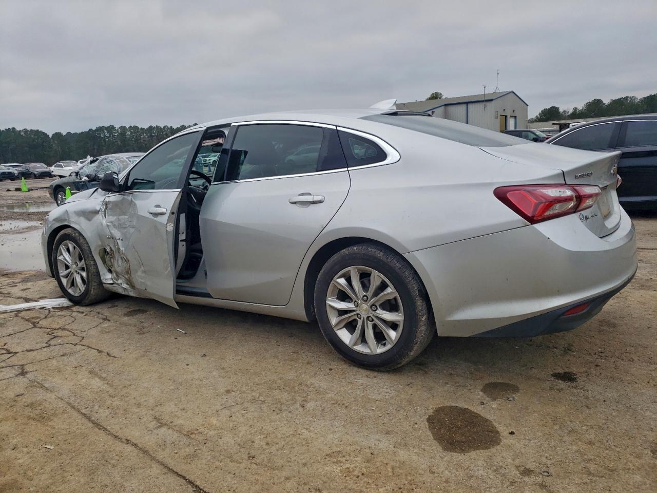 2020 Chevrolet Malibu Lt - Image 2