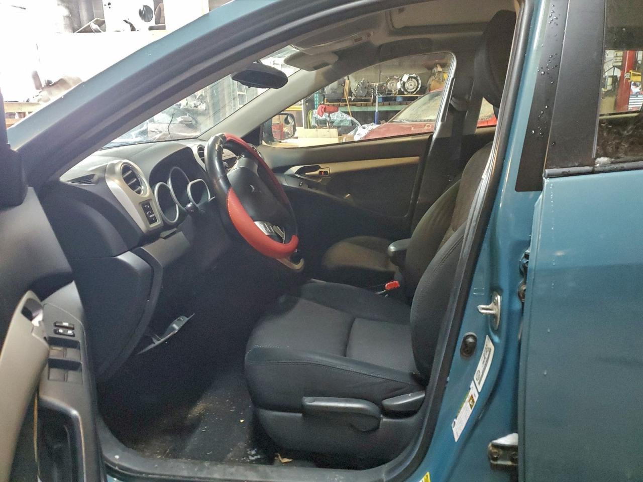 2009 Pontiac Vibe - Image 7
