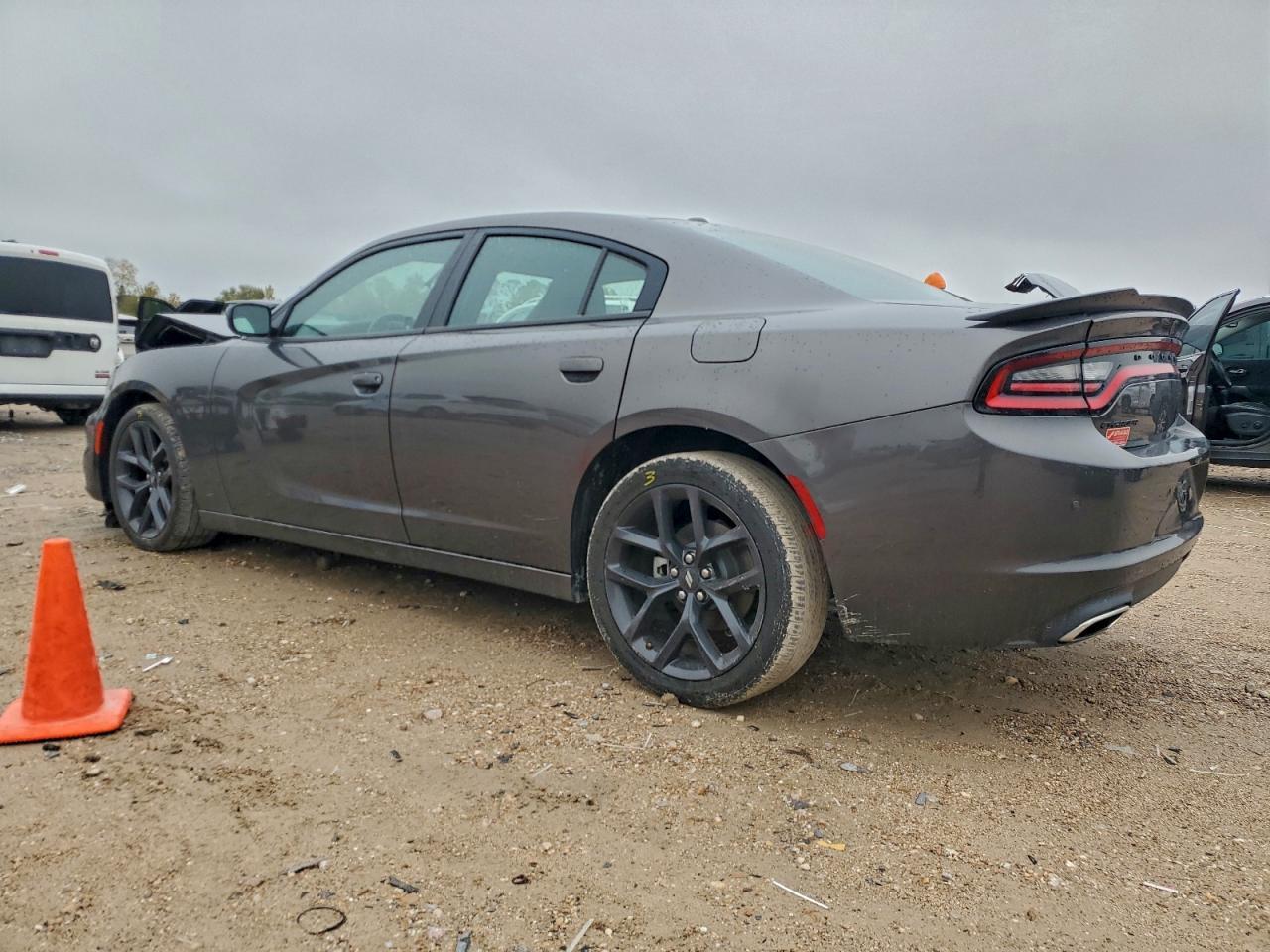 2021 Dodge Charger Sxt - Фото 2