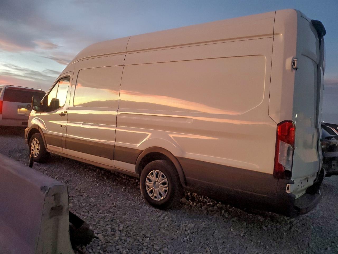 2021 Ford Transit T-350 Delivery Van - Фото 2