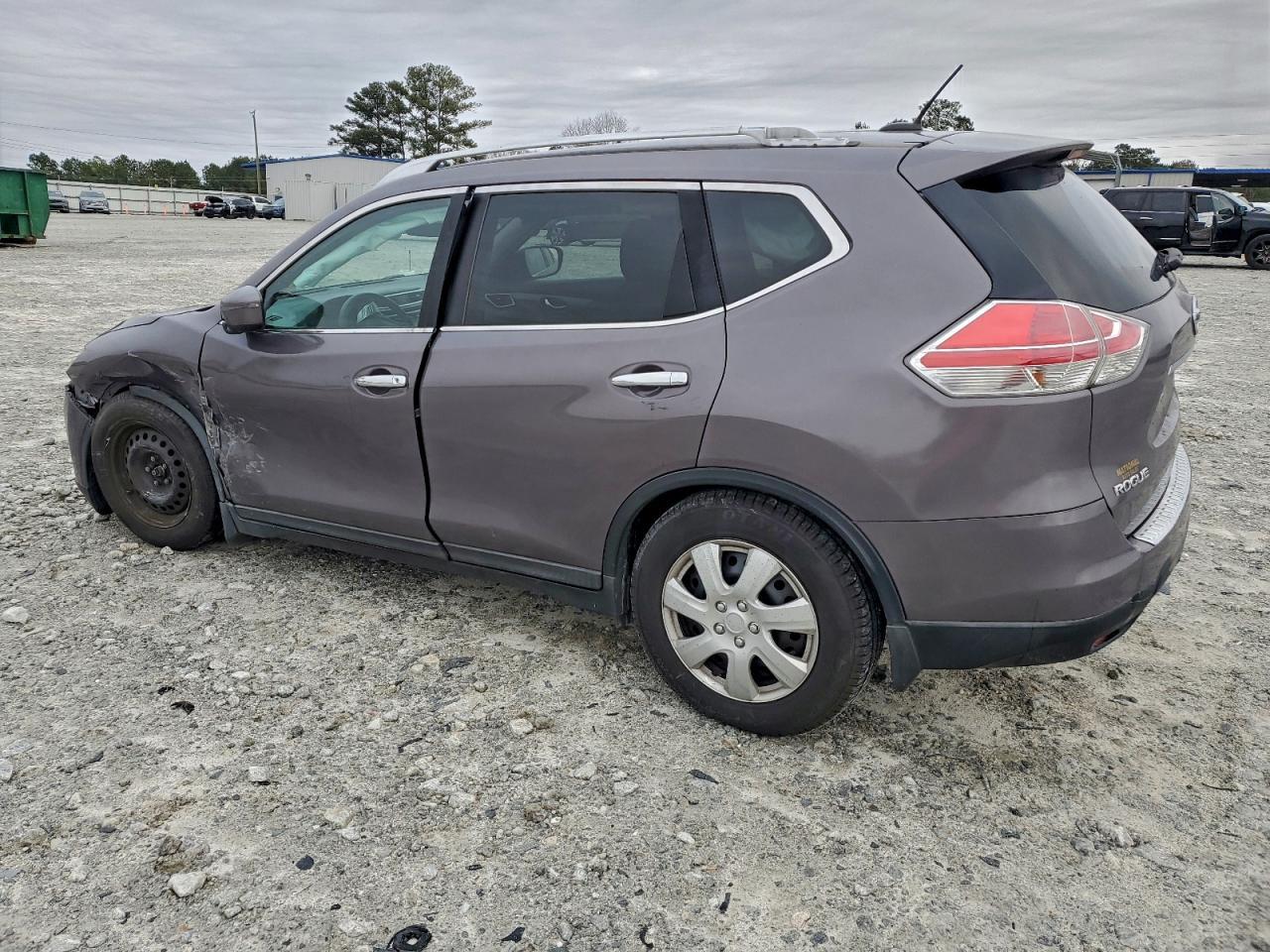 2016 Nissan Rogue S - Image 2
