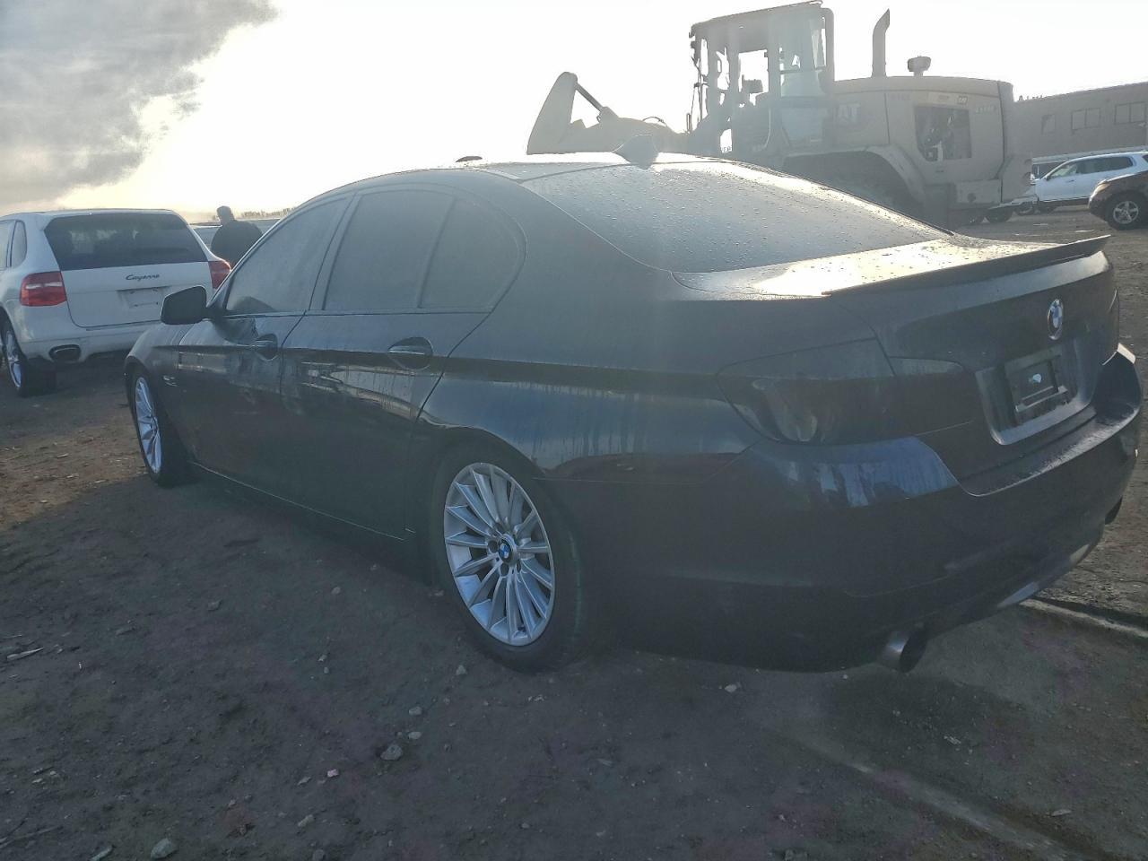 2011 BMW 535 I - Image 2