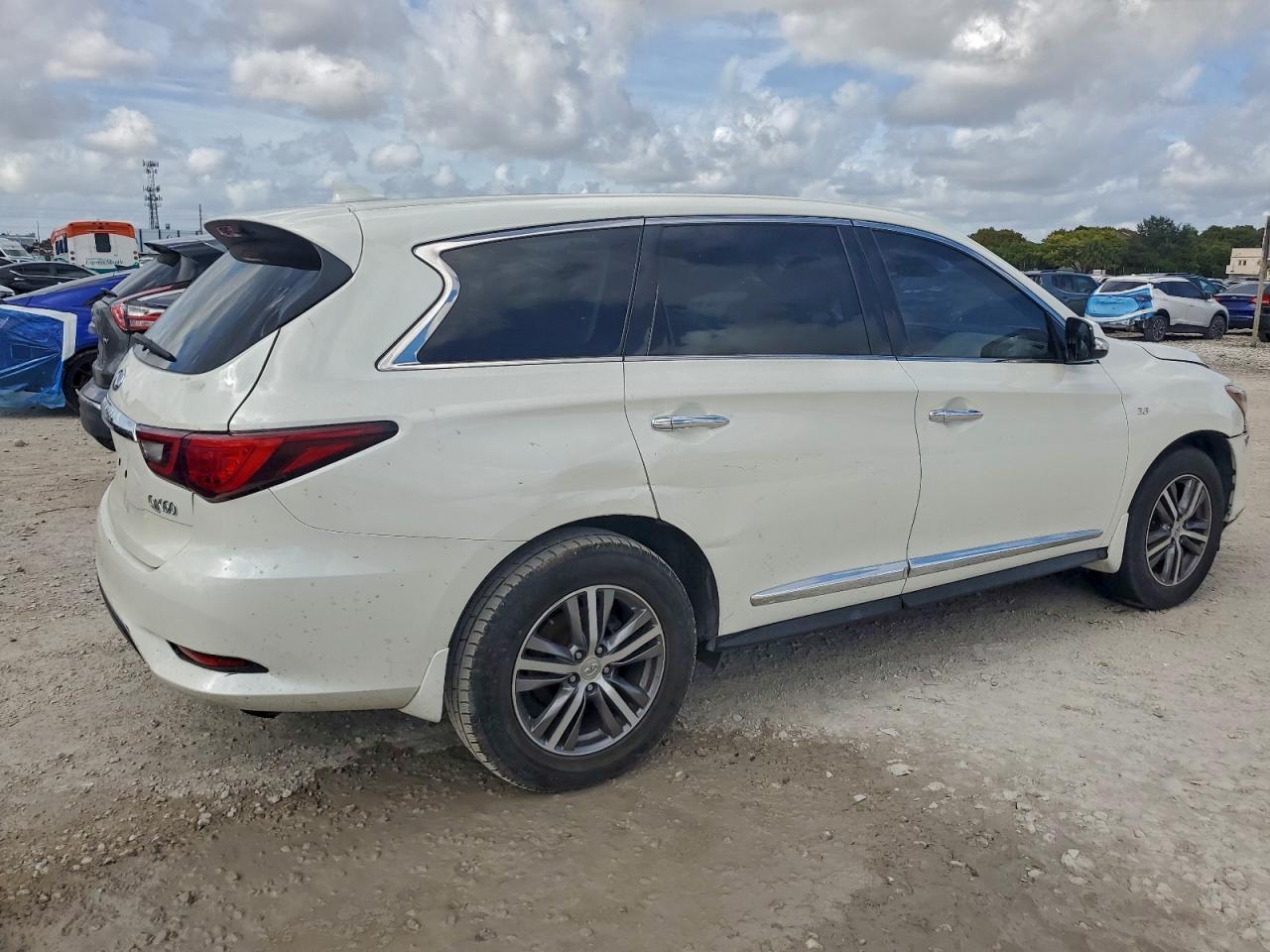 2020 Infiniti Qx60 Luxe - Image 3