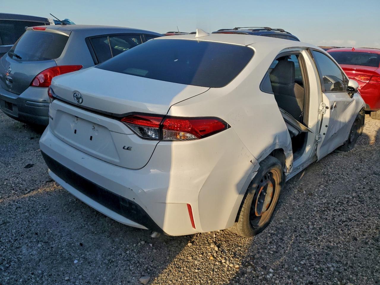 2021 Toyota Corolla Le - Фото 3