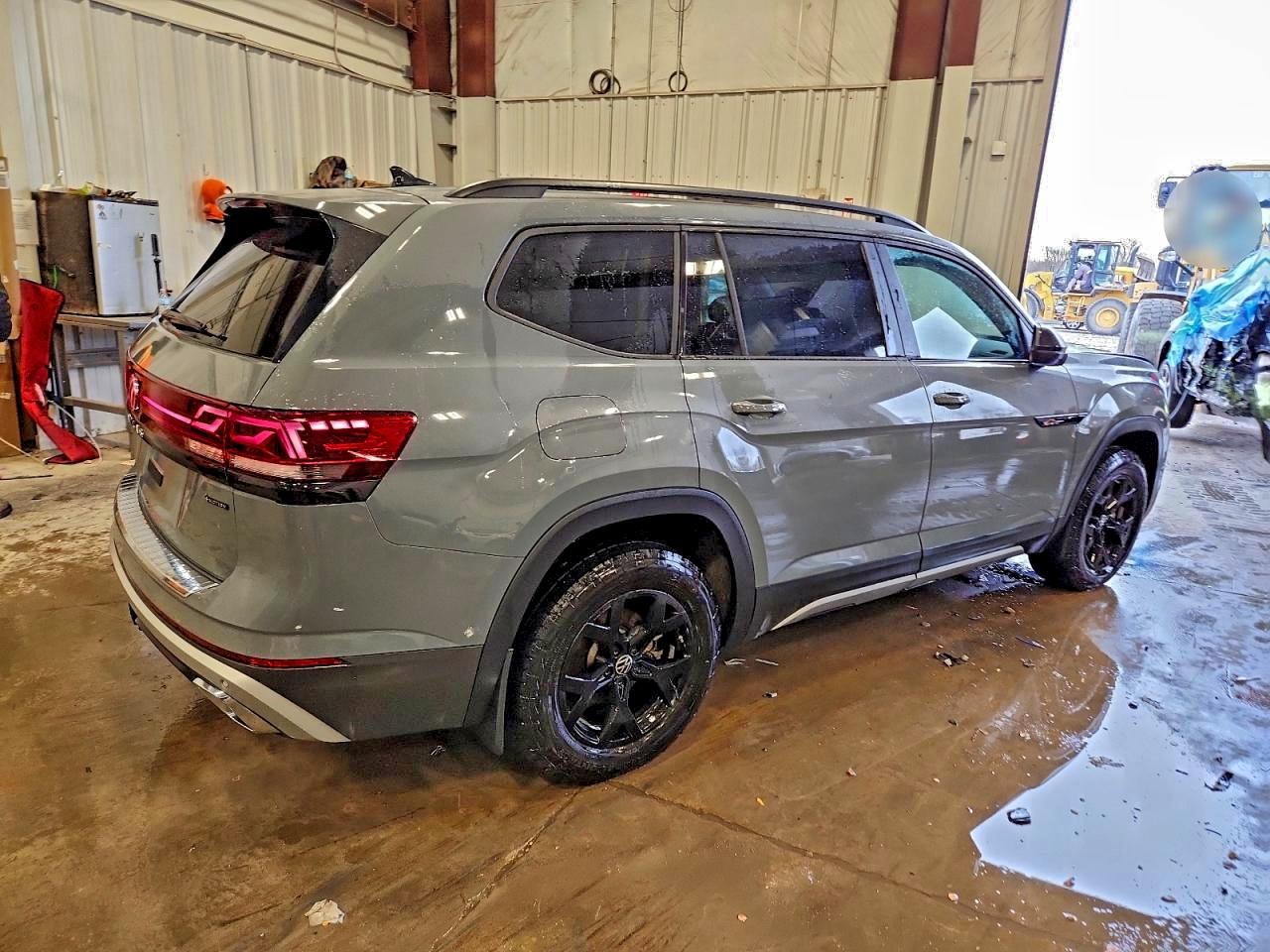 2024 Volkswagen Atlas Peak Edition Sel - Image 3
