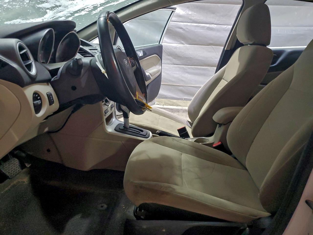 2015 Ford Fiesta Se - Image 7