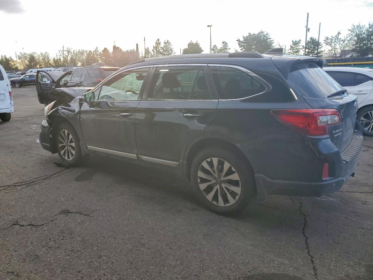 2017 Subaru Outback Touring - Фото 2
