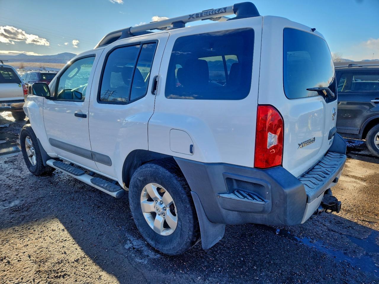 2012 Nissan Xterra Off Road - Image 2
