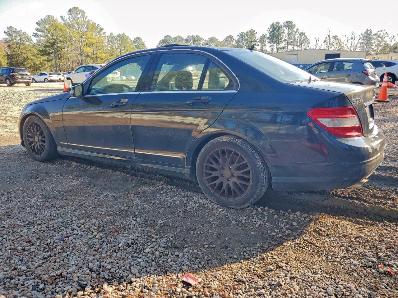 2011 Mercedes-Benz C 300 4Matic - Фото 2