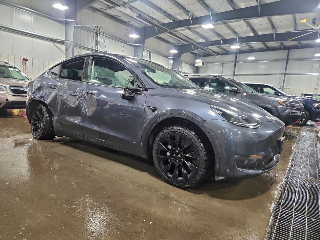 2023 Tesla Model Y - Фото 4
