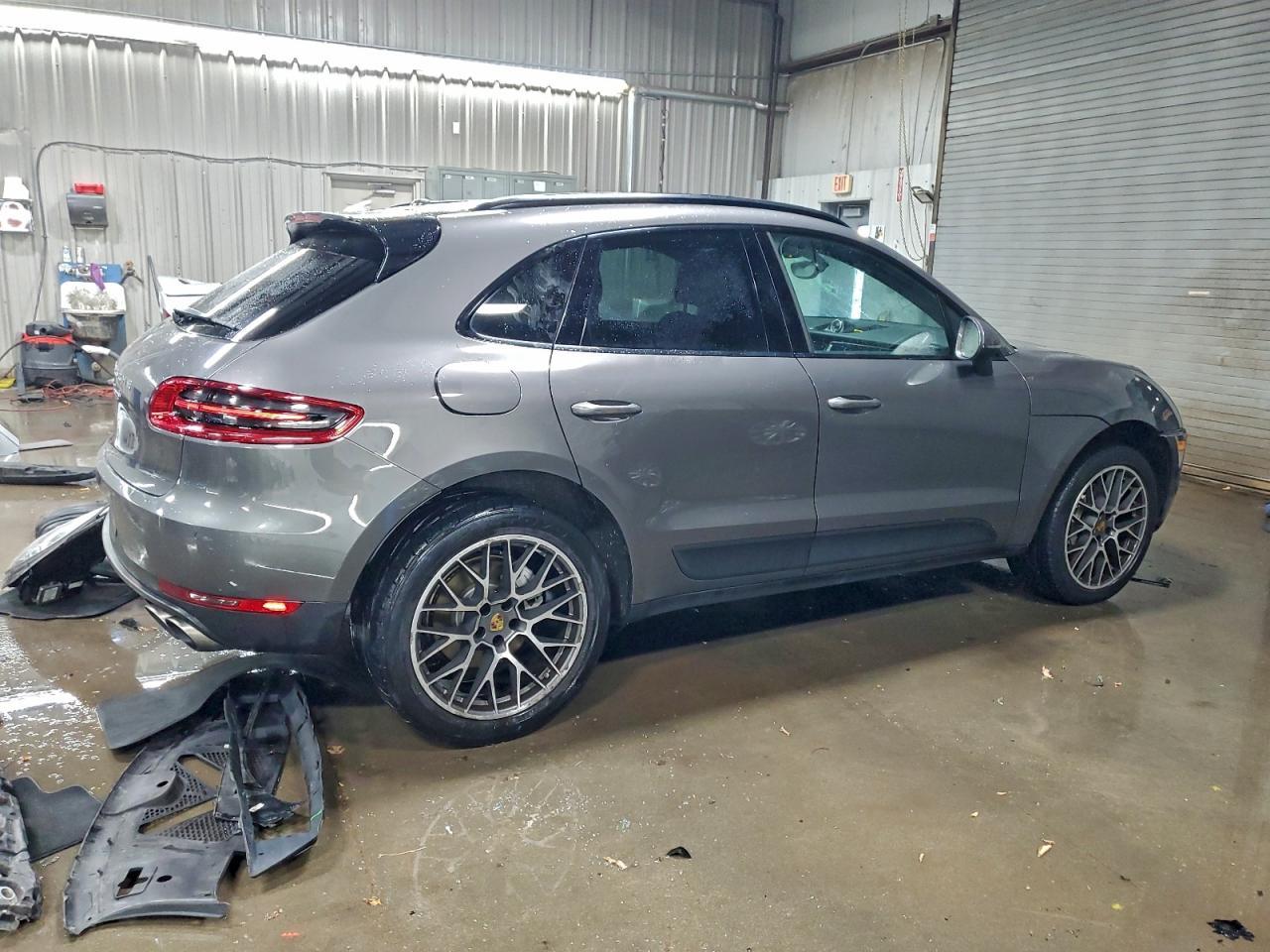 2015 Porsche Macan S - Image 3