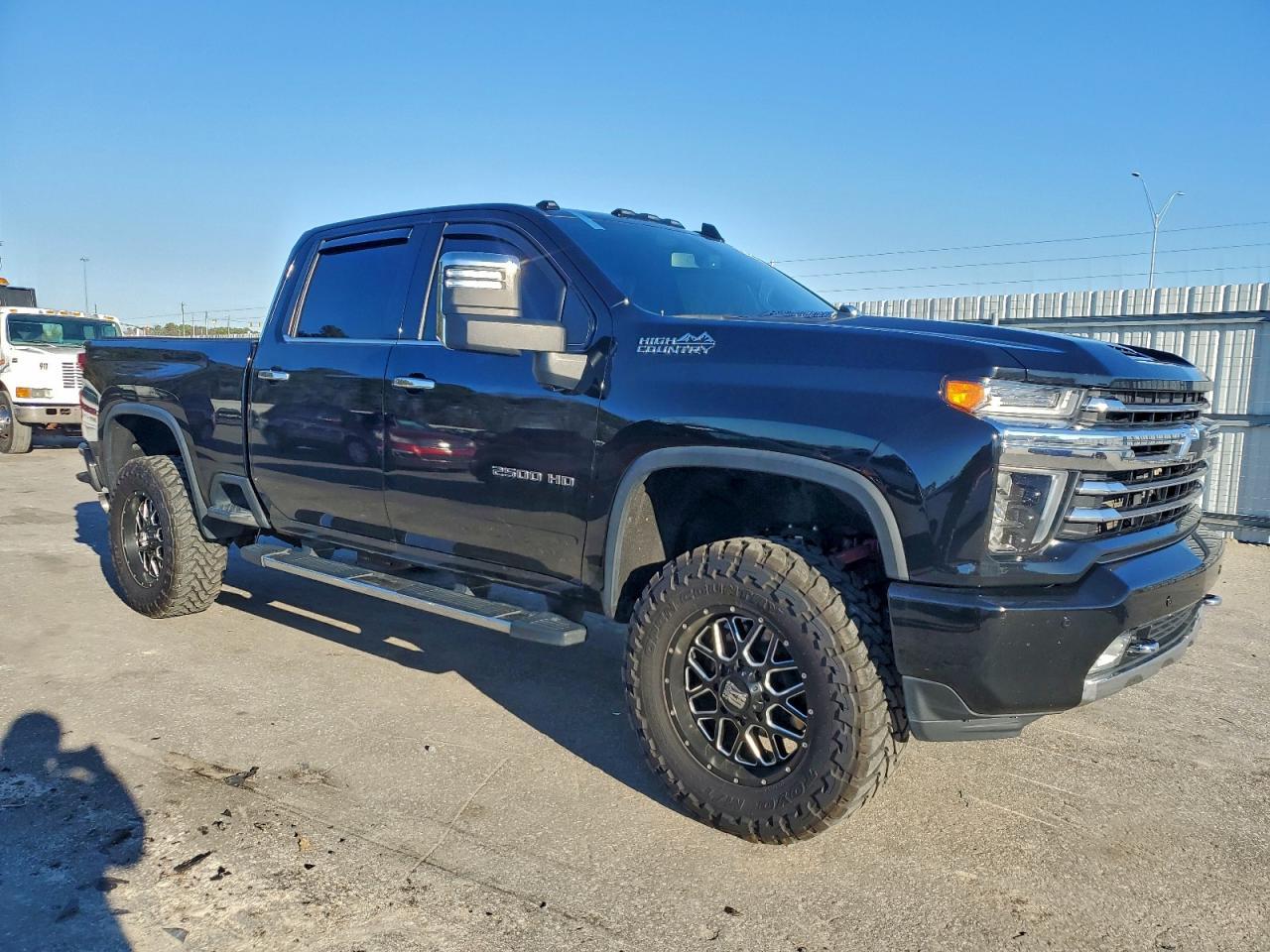 2022 Chevrolet Silverado K2500 High Country - Фото 4