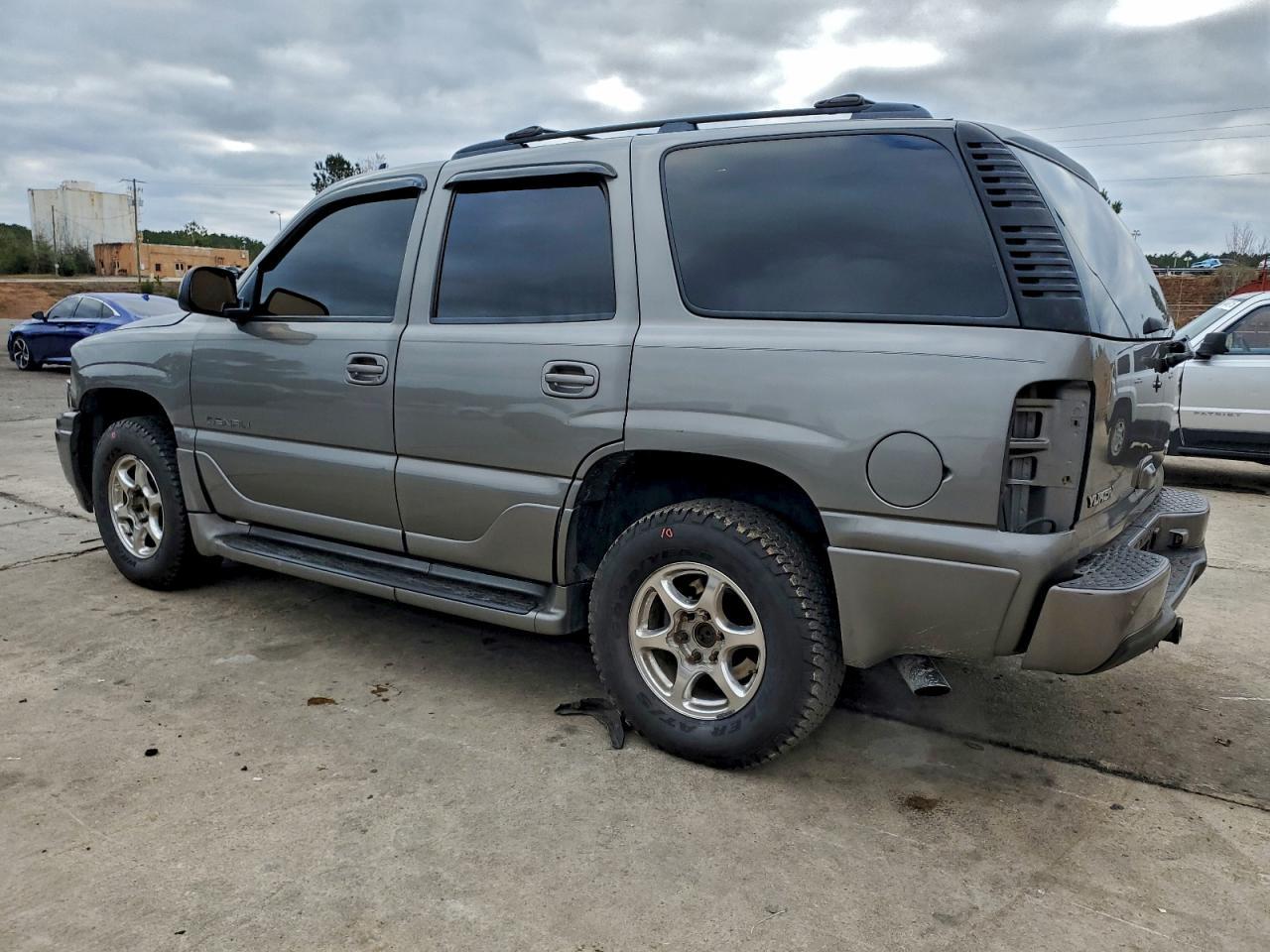 2006 GMC Yukon Denali - Фото 2