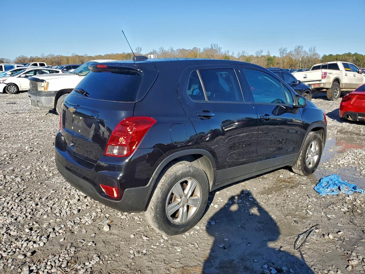 2022 Chevrolet Trax Ls - Фото 3
