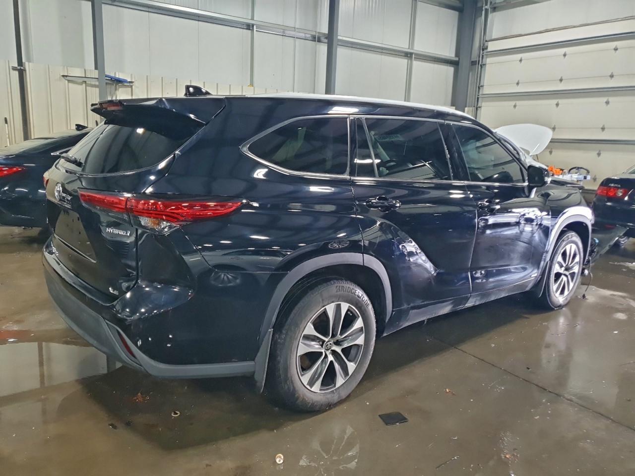 2022 Toyota Highlander Hybrid Xle - Фото 3