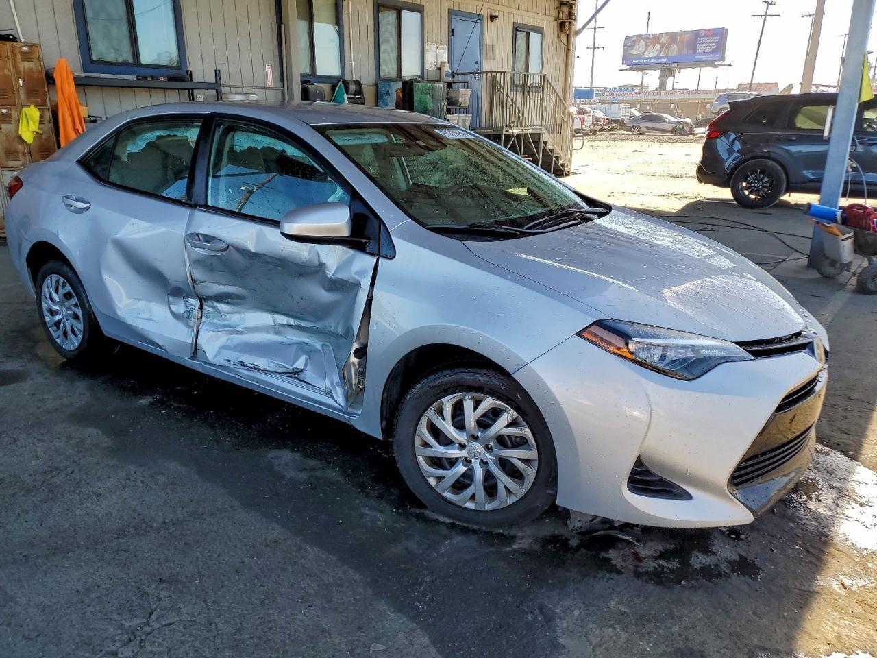 2017 Toyota Corolla L - Фото 4