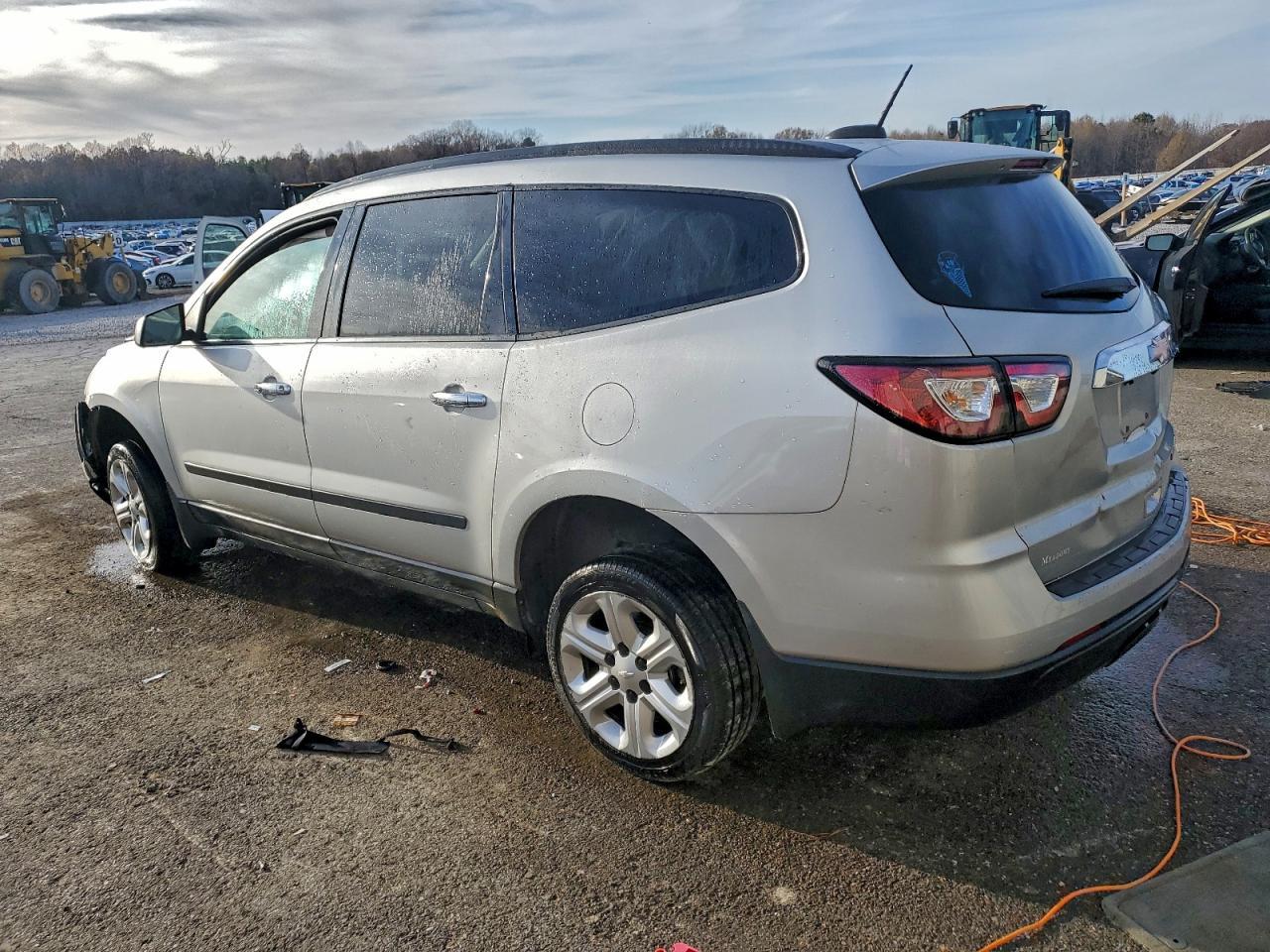 2016 Chevrolet Traverse Ls - Фото 2