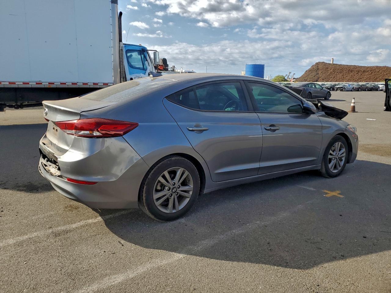 2018 Hyundai Elantra Sel - Image 3