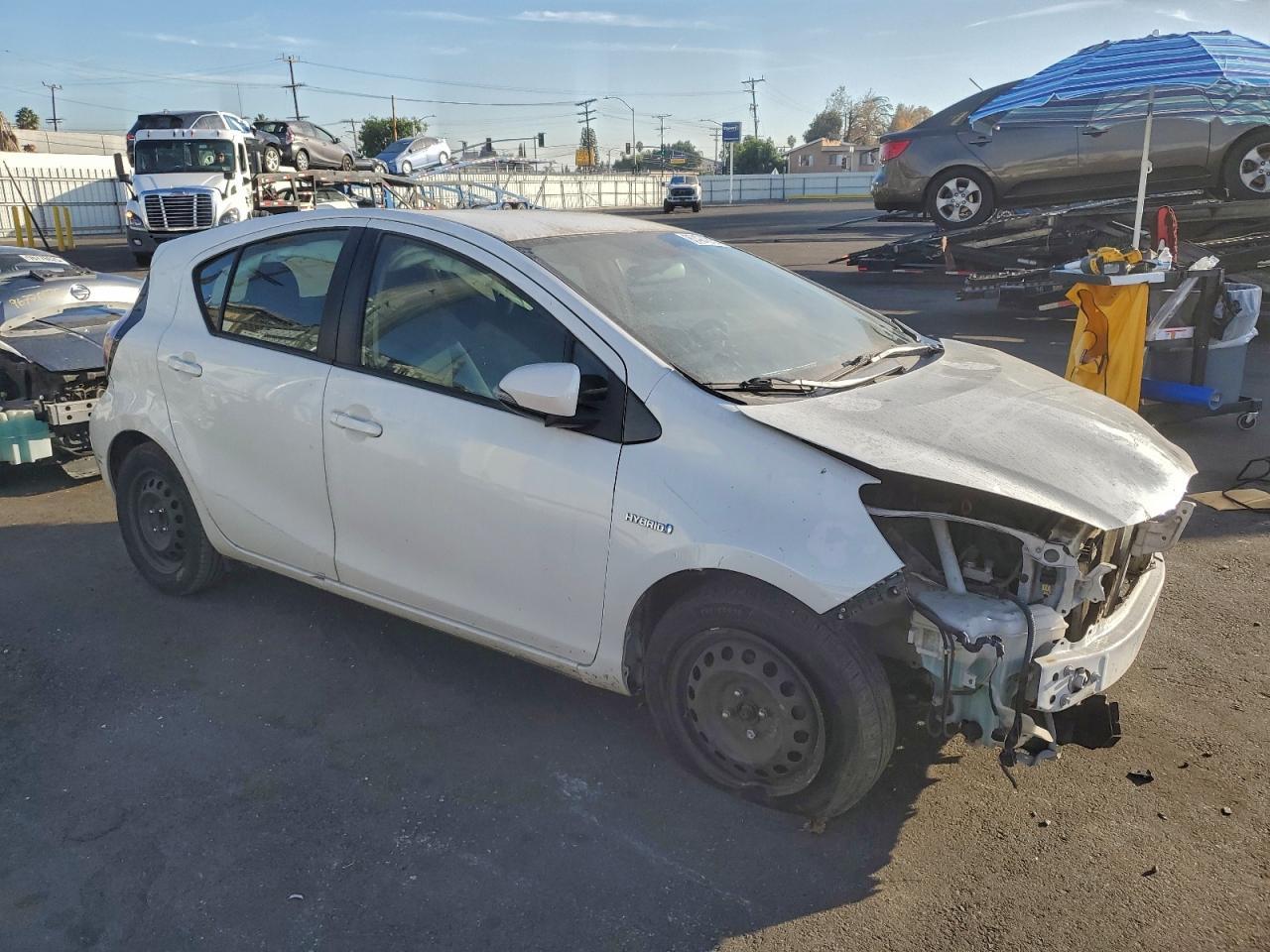 2015 Toyota Prius C Two - Фото 4