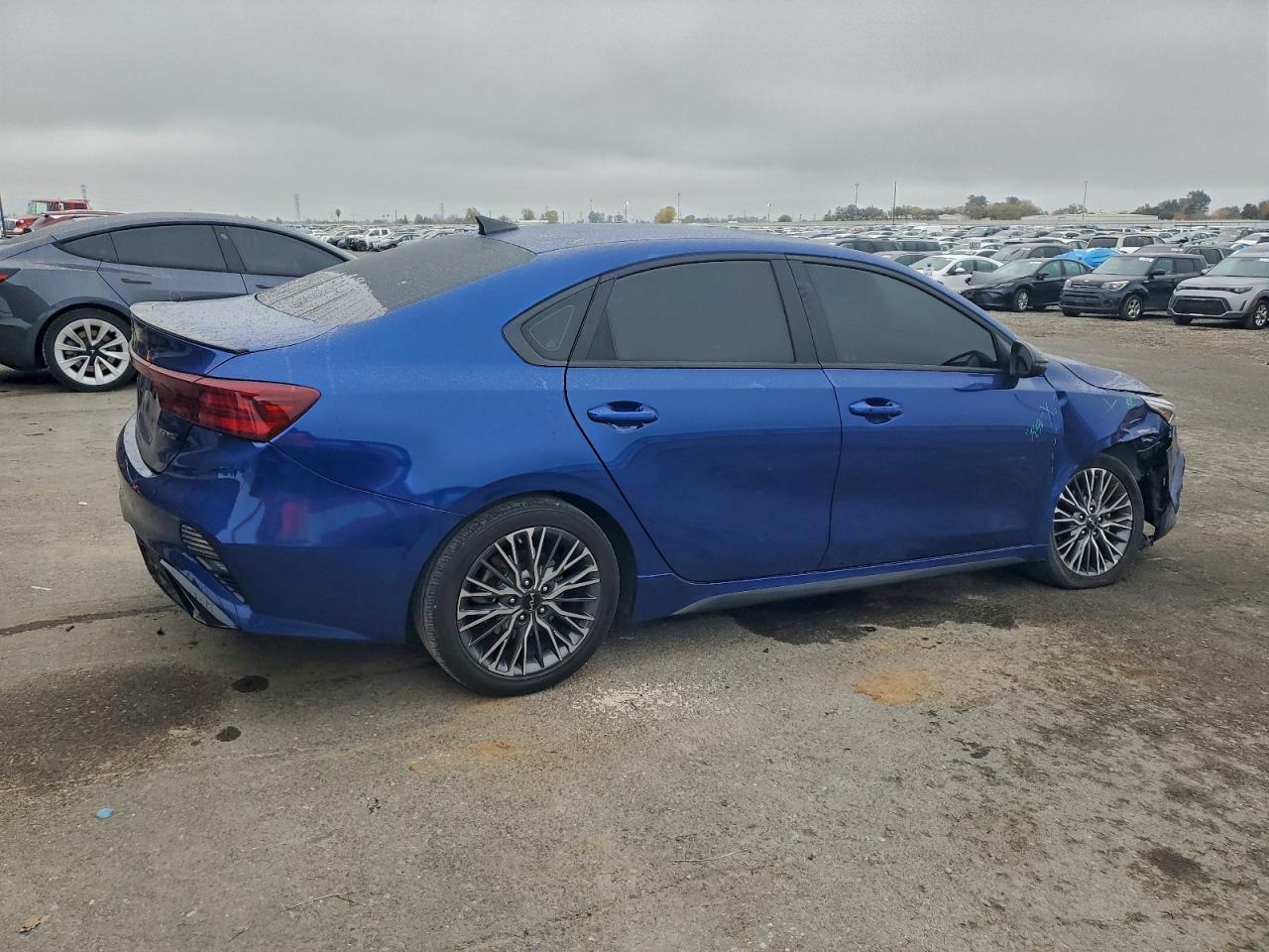 2024 Kia Forte Gt Line - Фото 3